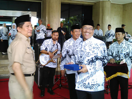 Pencarian PGRI Wakatobi - Persatuan Guru Republik Indonesia Cabang Wakatobi